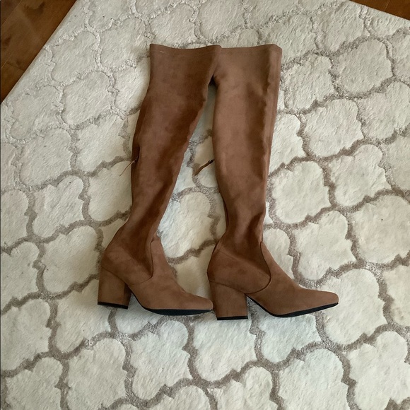 Brand new, no tags, over the knee boots. - Picture 1 of 4
